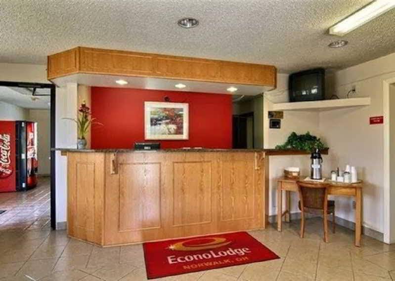 Econo Lodge Norwalk Buitenkant foto