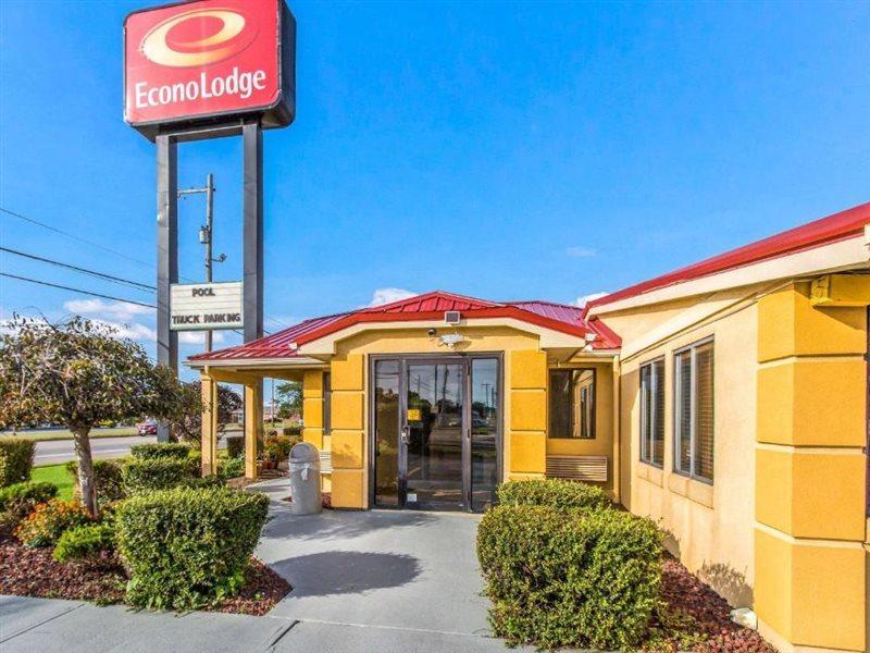 Econo Lodge Norwalk Buitenkant foto
