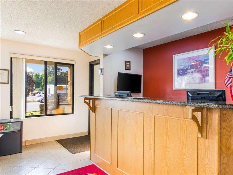 Econo Lodge Norwalk Buitenkant foto
