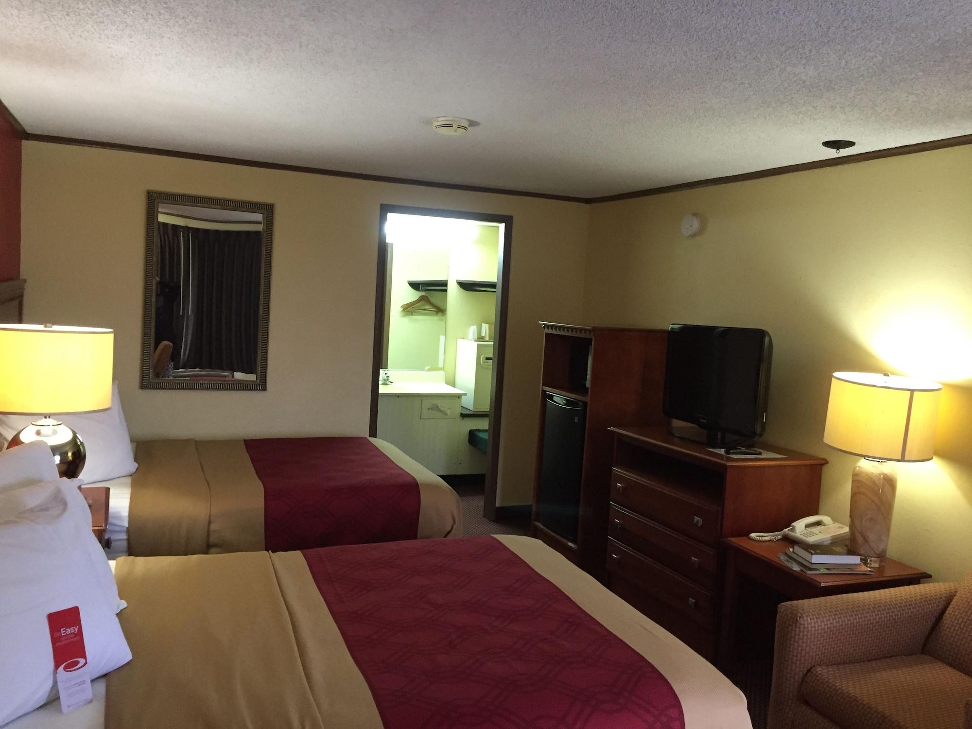 Econo Lodge Norwalk Buitenkant foto