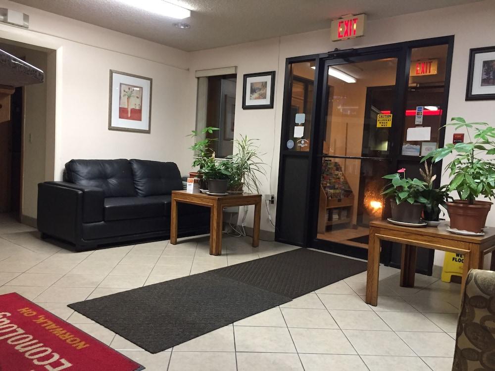 Econo Lodge Norwalk Buitenkant foto