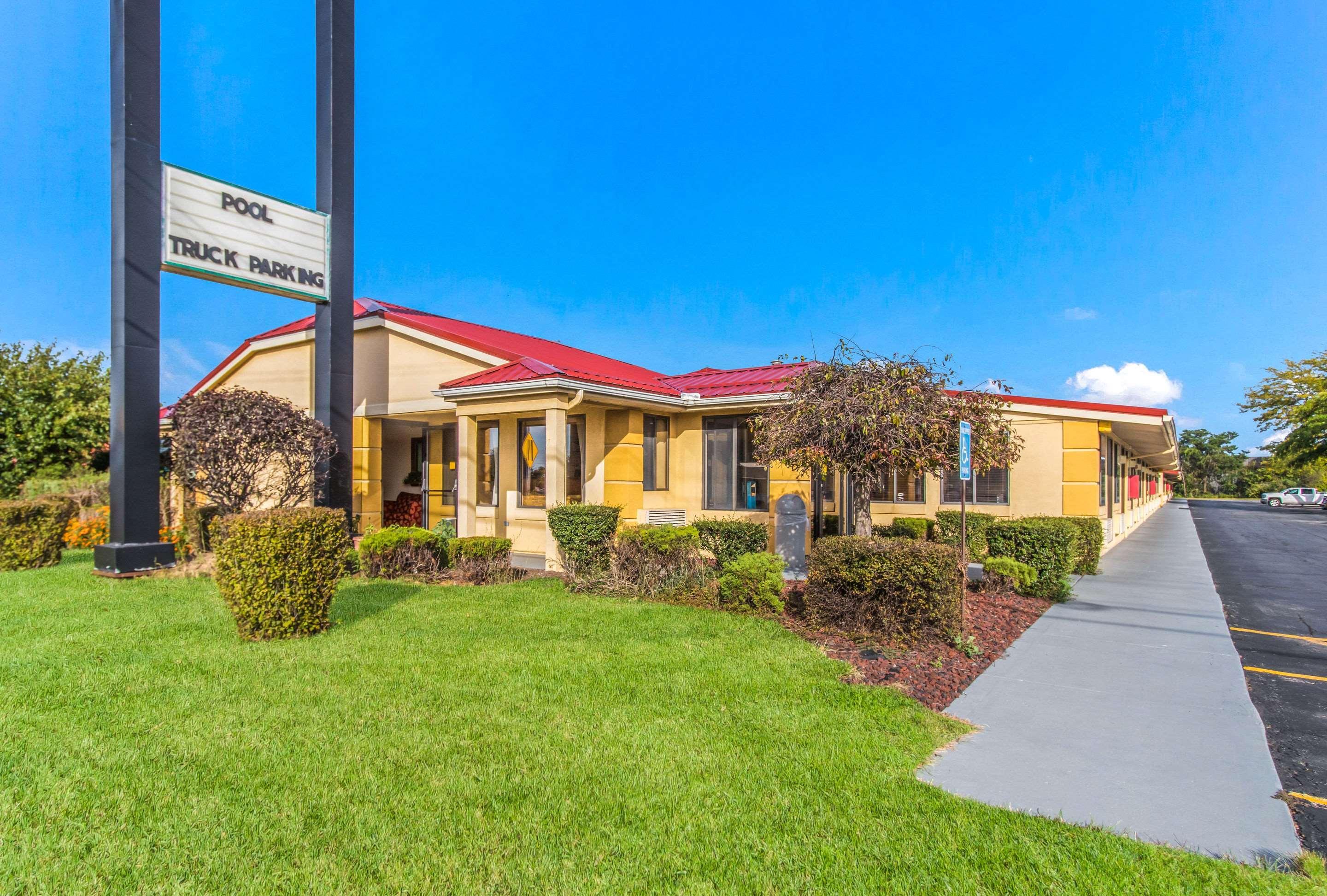 Econo Lodge Norwalk Buitenkant foto