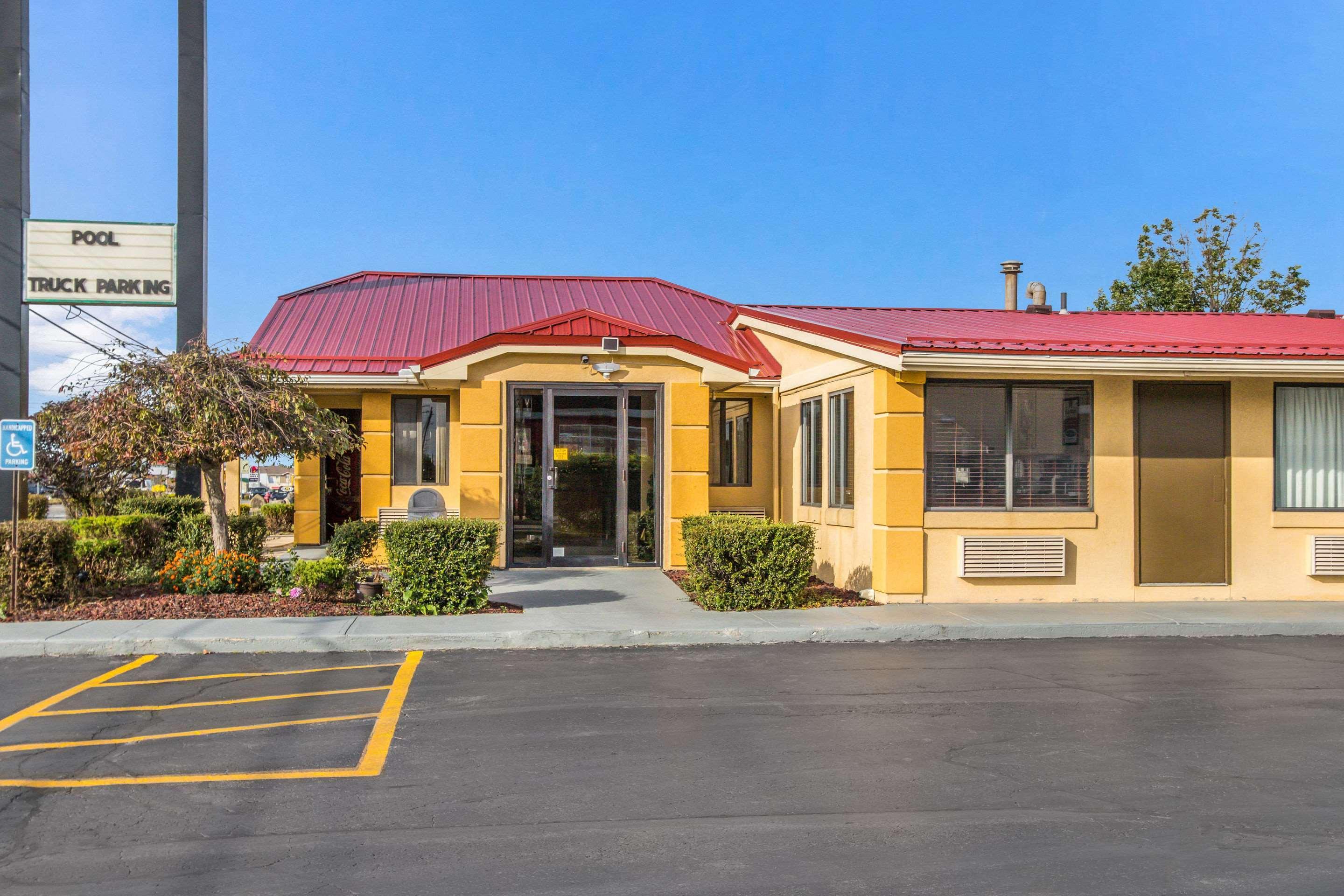 Econo Lodge Norwalk Buitenkant foto