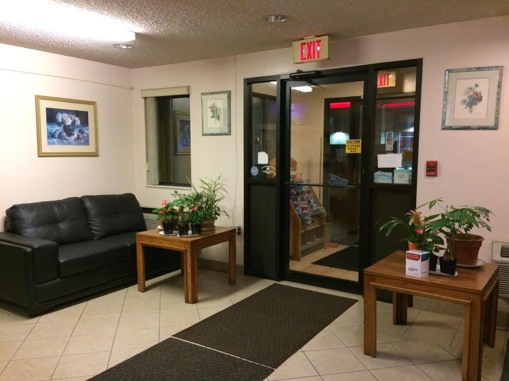 Econo Lodge Norwalk Buitenkant foto